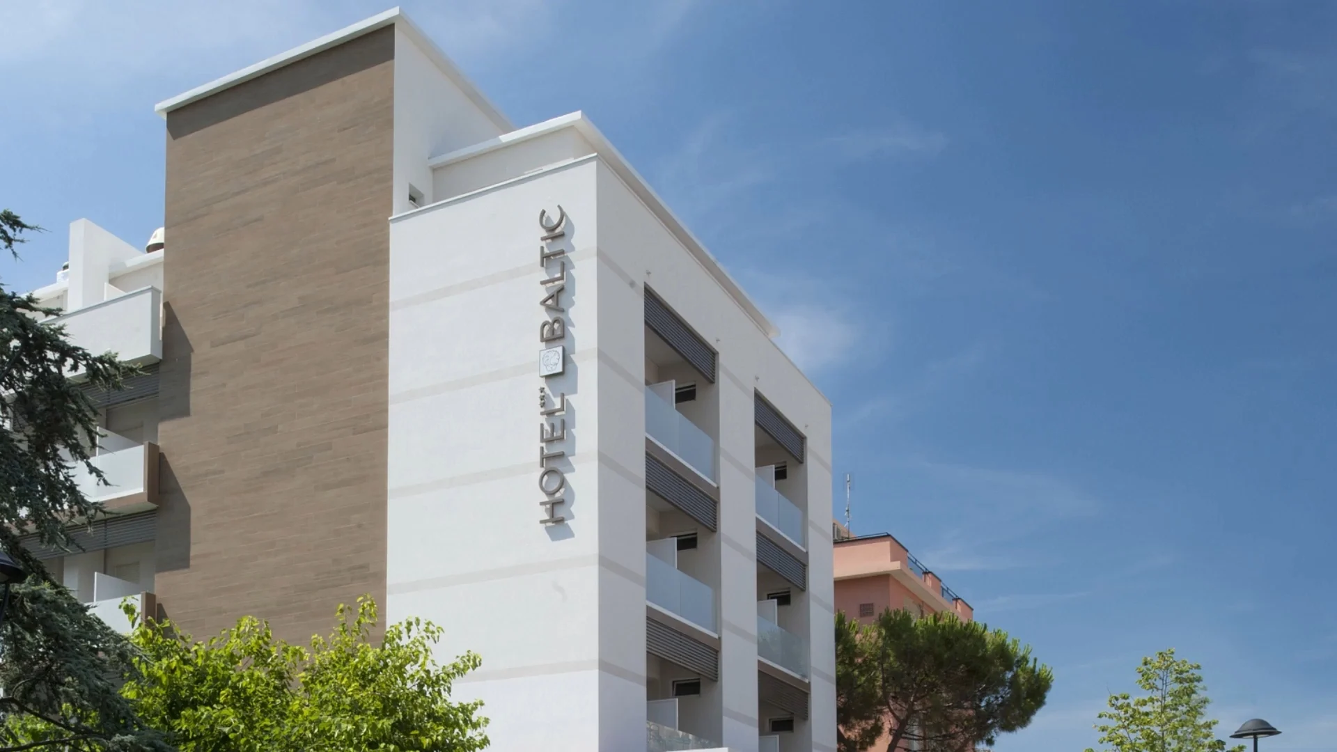 Hotel a Rimini con pensione completa Hotel Baltic Rimini, facciata esterna dell'hotel 3 stelle