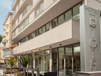 Hotel a Rimini con pensione completa Hotel Gioia Rimini, ingresso esterno dell'hotel 3 stelle superior